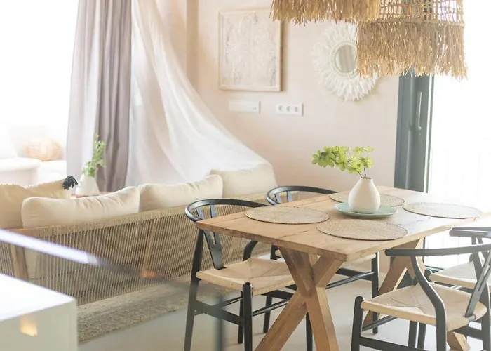 Poniente Penthouse - ático De Lujo Con Terraza Vistas Jacuzzi Y Wifi * Tarifa